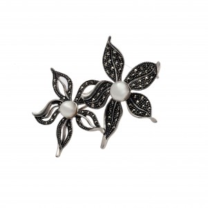 silverline, 925silver, women , oxidated brooch/pin with marcasite & pearl stones, in “flower” design